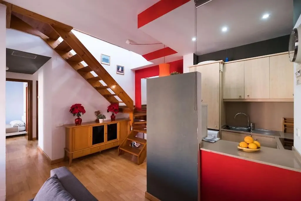 Apartment 6 Pax Duplex Penthouse Las Ramblas Barcelona